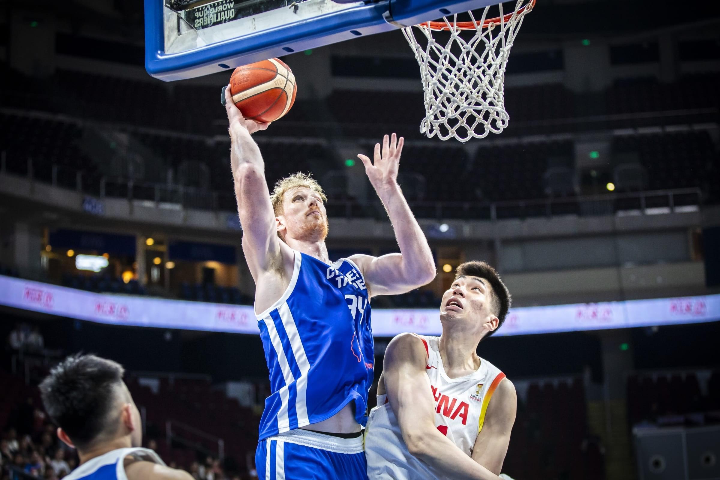 芒果体育直播电脑版-体力不支，高柏铠全场出战36分钟&amp;amp;投篮14中8，得到19分11篮板