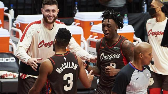 芒果体育直播-开拓者三后卫阵容渐入佳境 连战强敌决定球队排位