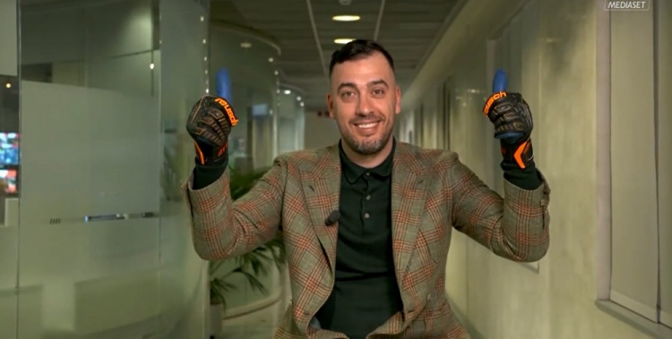 芒果体育直播nba-名宿：意甲最佳门将是斯维拉尔 多纳鲁马想追赶布冯还得很长时间